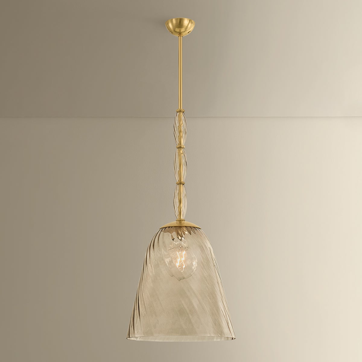 Bleecker Pendant 16"