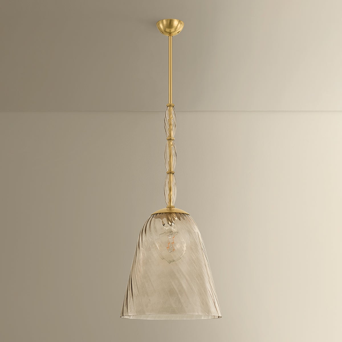 Bleecker Pendant 16"