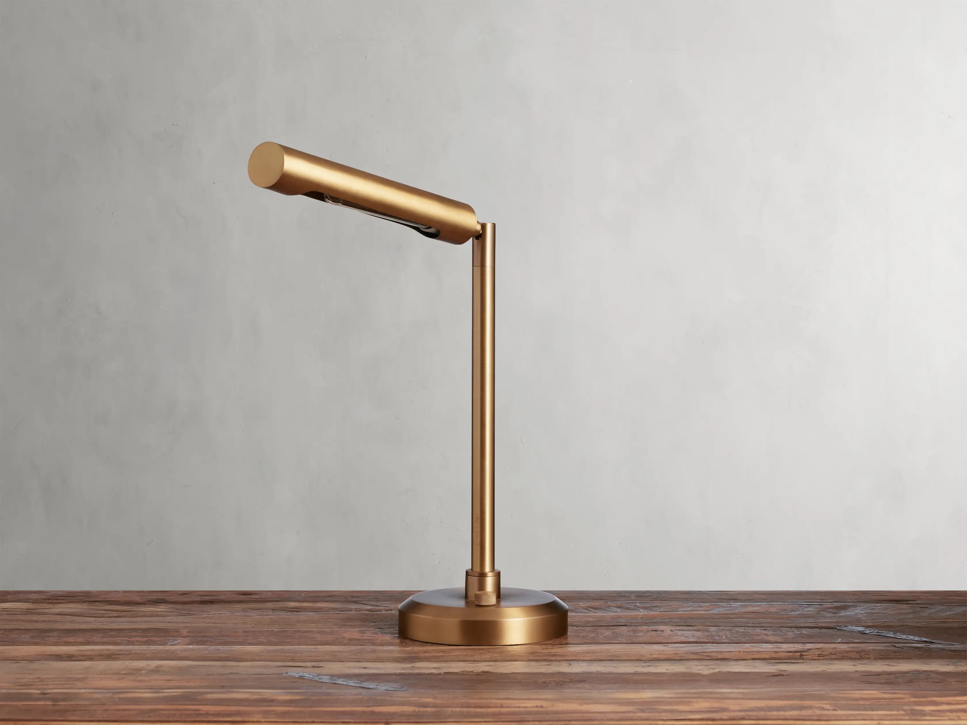 Elih Desk Lamp