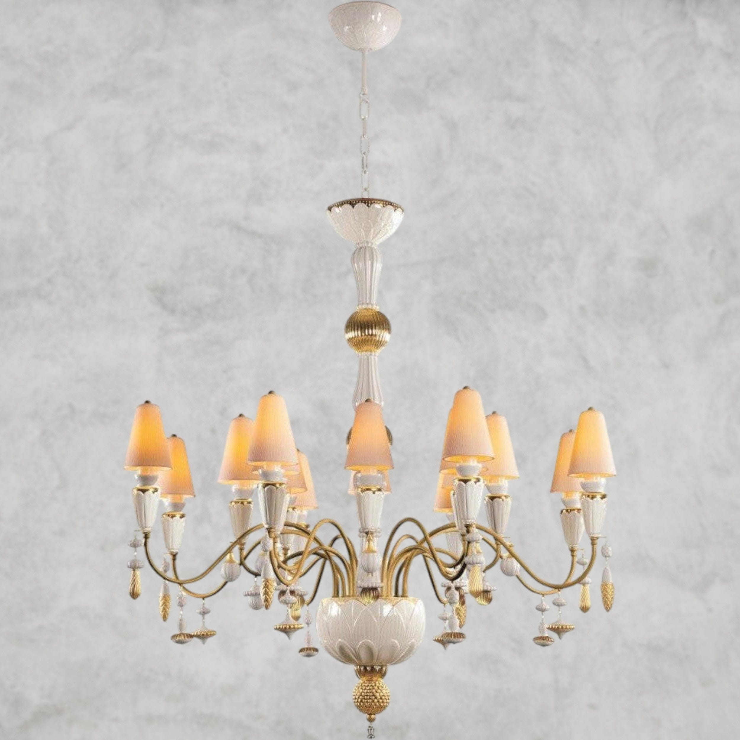 Golden Luster / Medium Vintage Nexora 16-Lights Chandelier