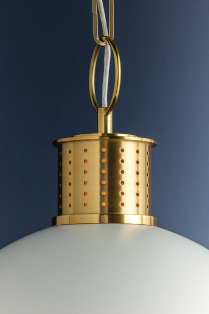 Briscoe Pendant