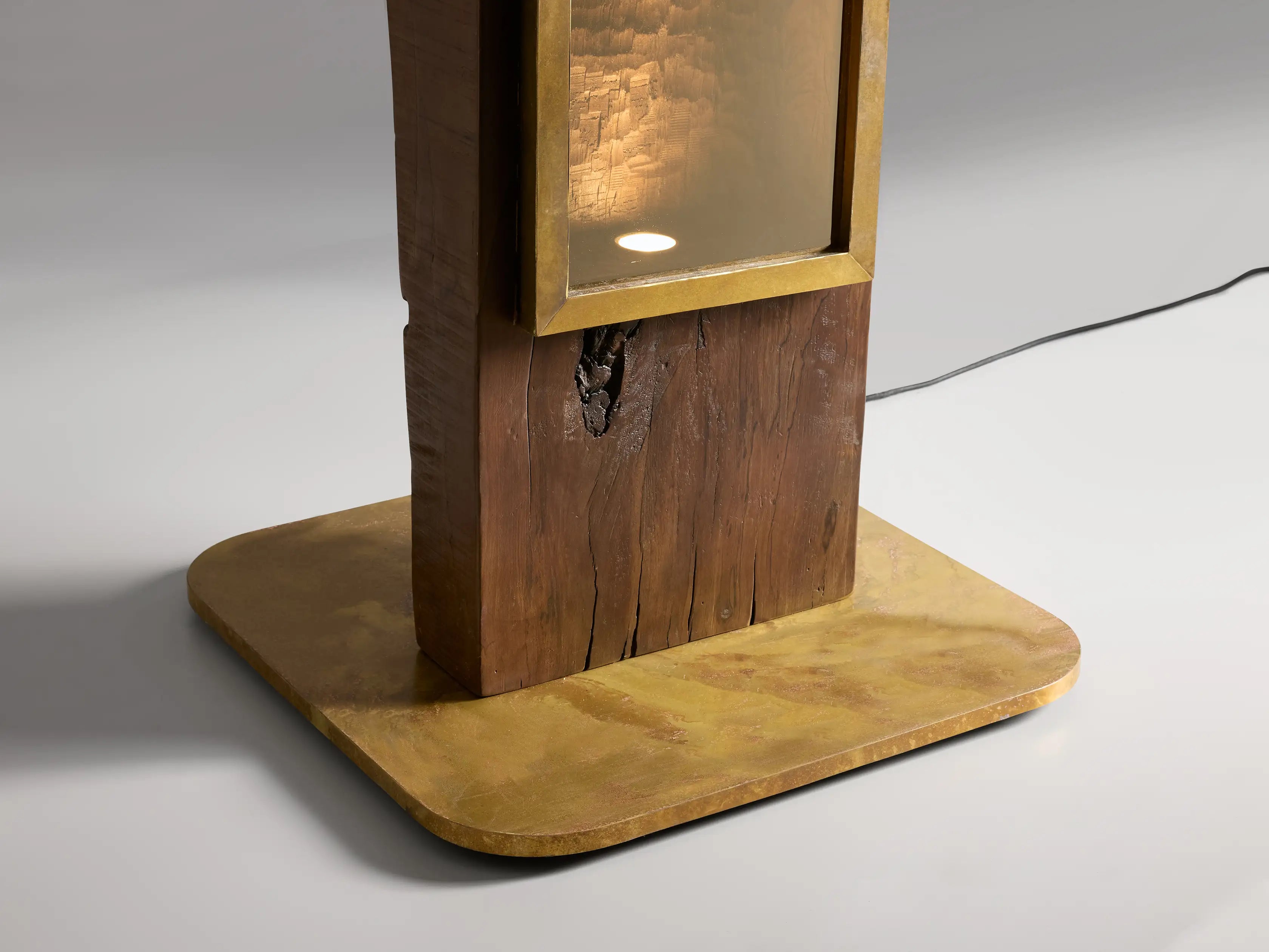 Vigas Floor Lamp 49", 100"